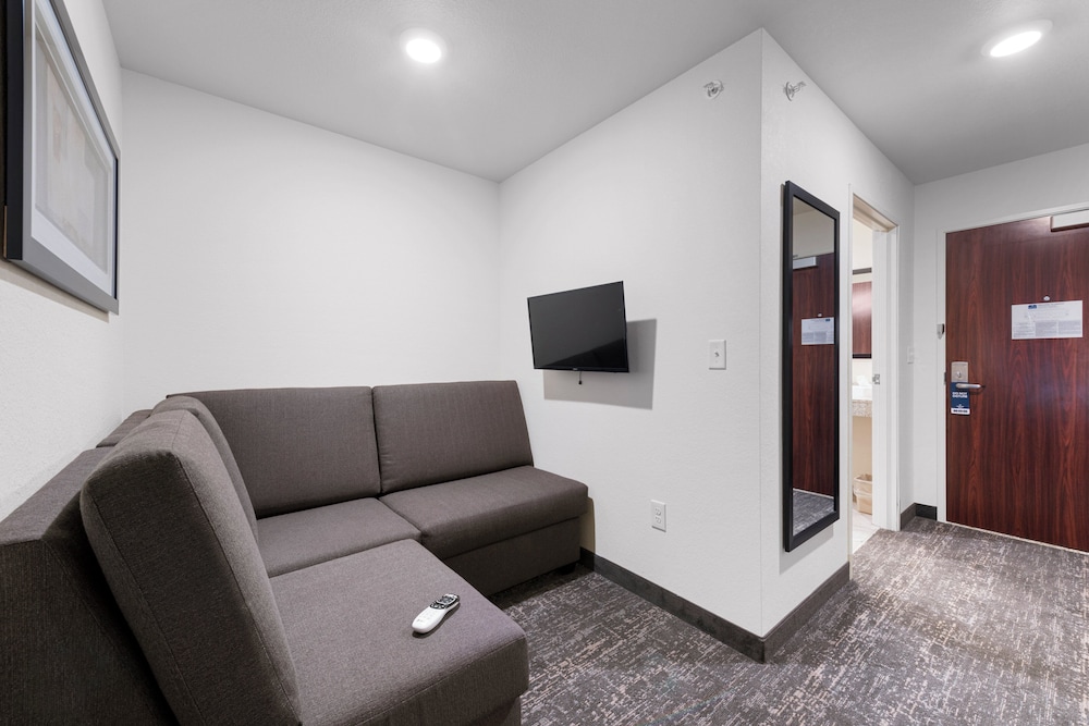 Cobblestone Hotel & Suites Urbana - photo 22