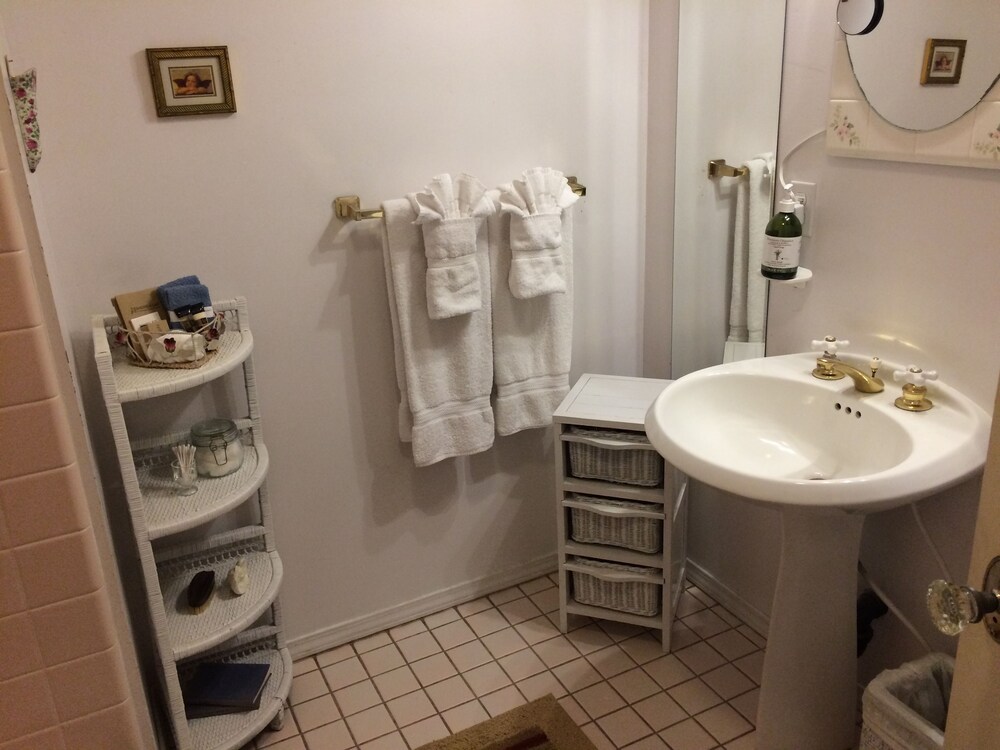 Barretta Gardens Inn - photo 23