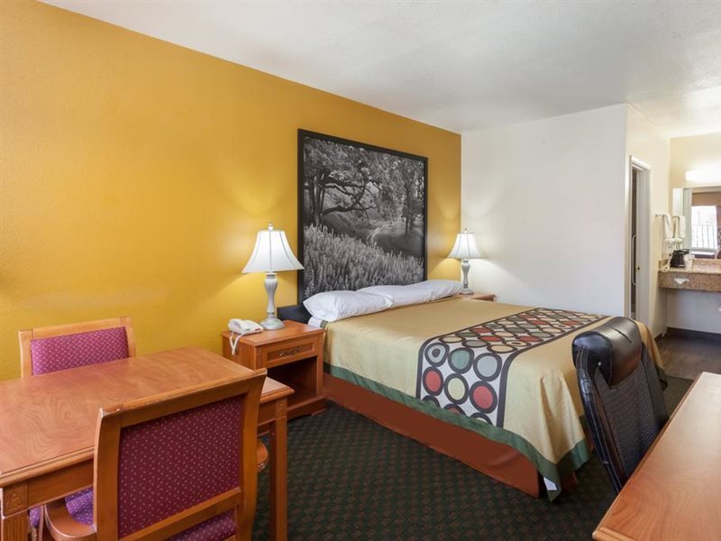 Super 8 by Wyndham Bakersfield South CA - photo 5