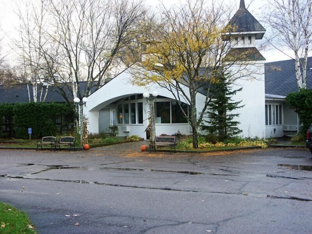 The Mountaineer Inn at Stowe - photo 46