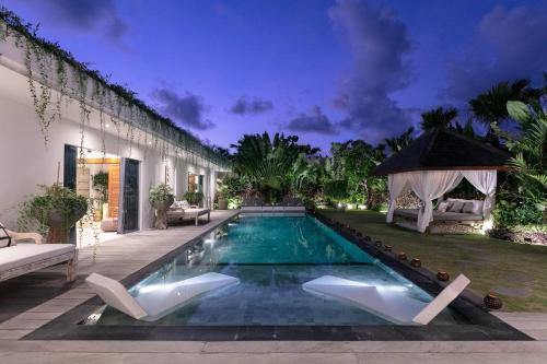 Amazing 4 BR villa with garden pool in Seminyak — 4-Star Luxury Hotel in Seminyak, Indonesia