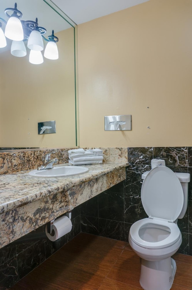 Redondo Beach Inn - photo 13
