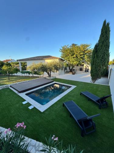 Les Olivettes - carbon neutral hotel in Bezouce