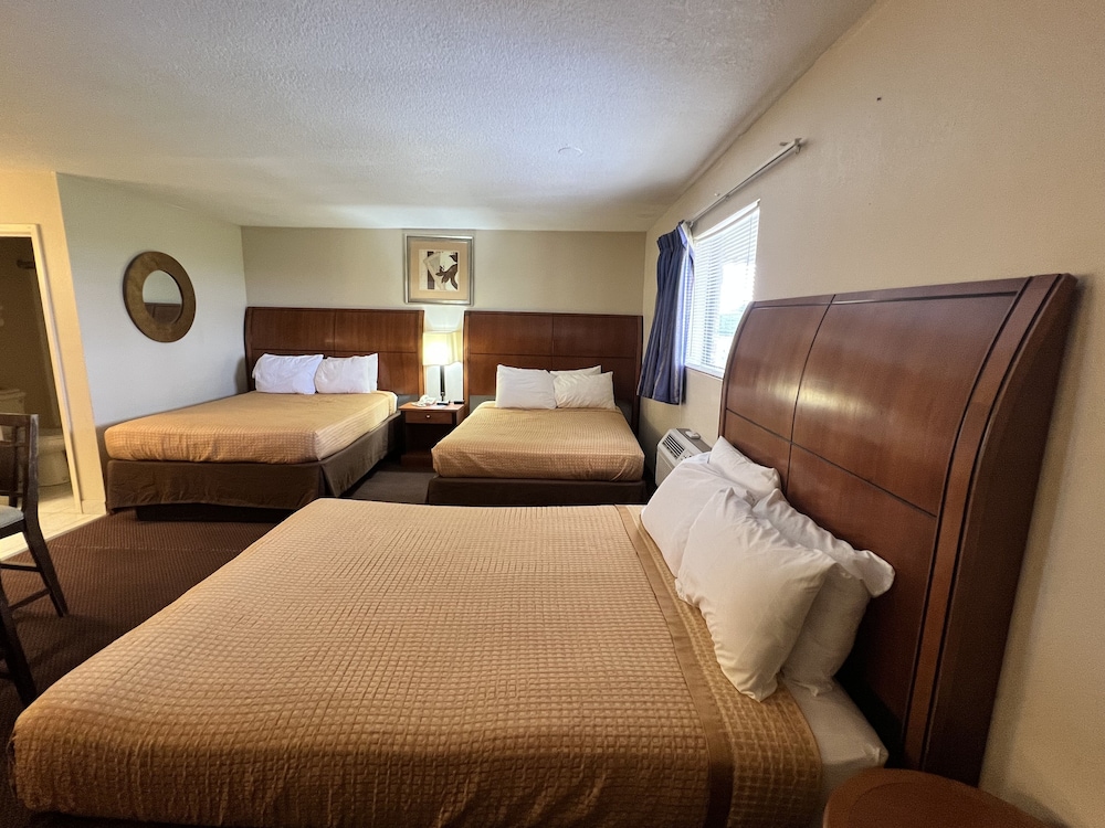 Americas Best Value Inn Edna - photo 13
