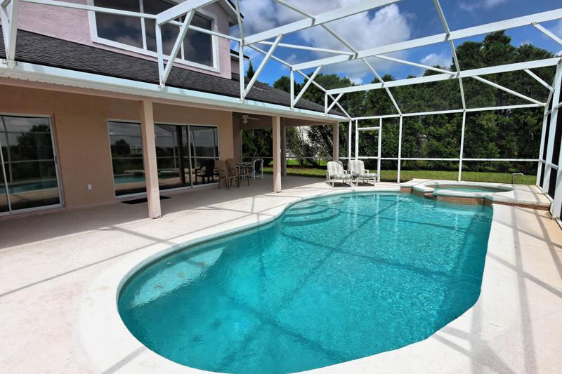 546 Windsor Place The Abbey 5 Bedrooms 3 Bath - photo 3