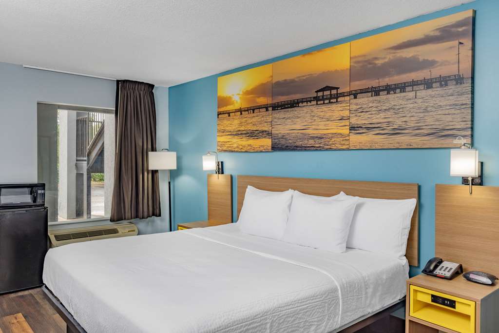 Days Inn by Wyndham Pensacola I 10 - photo 19