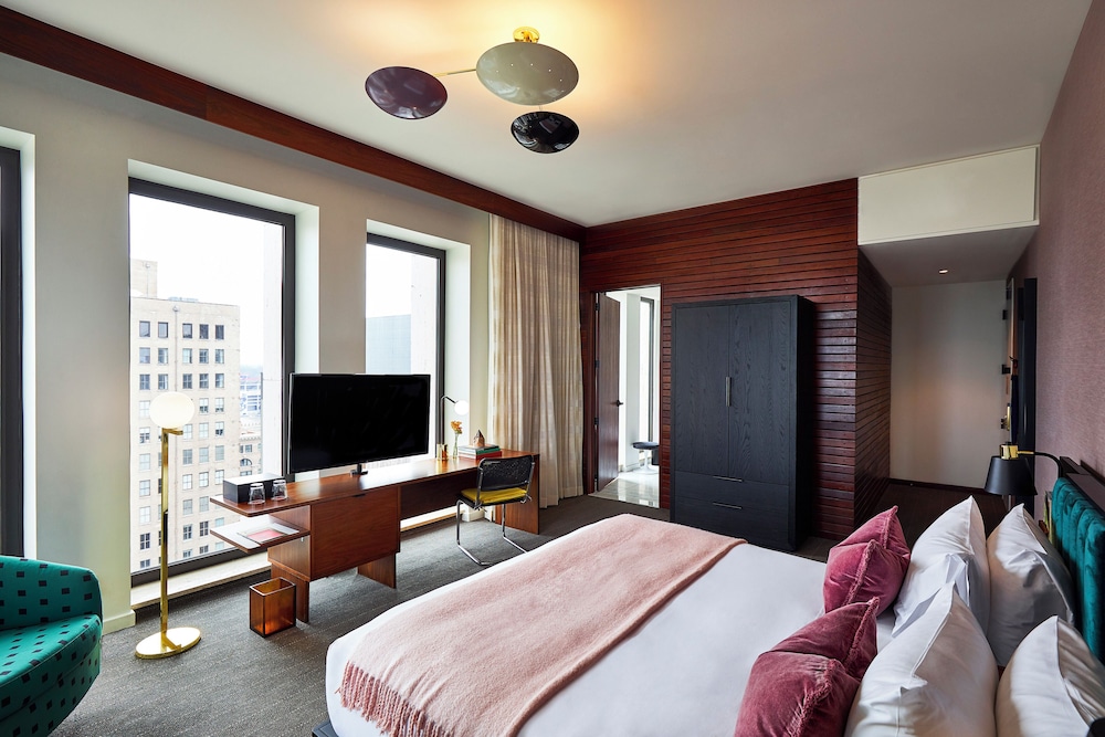 Fairlane Hotel - photo 11