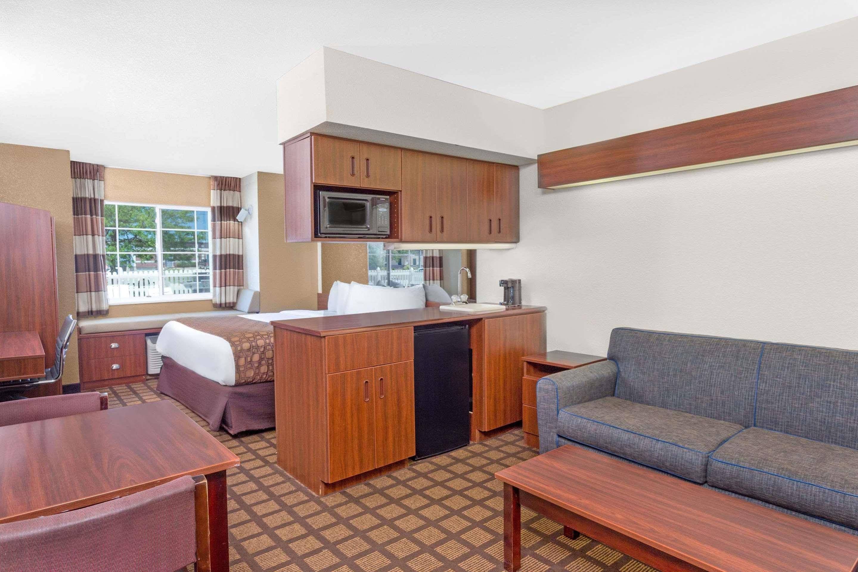 Microtel Inn and Suites by Wyndham Green Bay - photo 15
