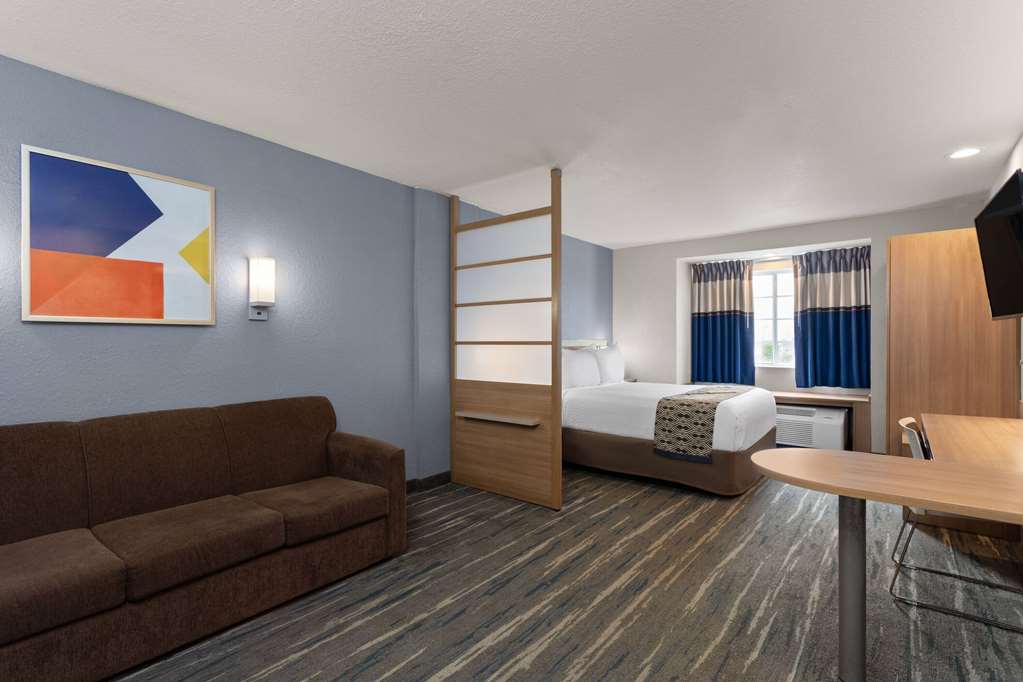 Microtel Inn & Suites by Wyndham Zephyrhills - photo 27