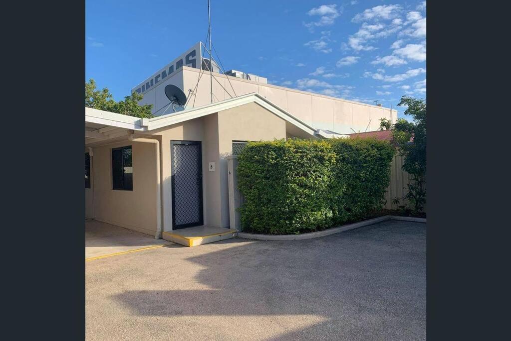 Fully Furnished Modern Unit in centre of city — hotel in Emerald