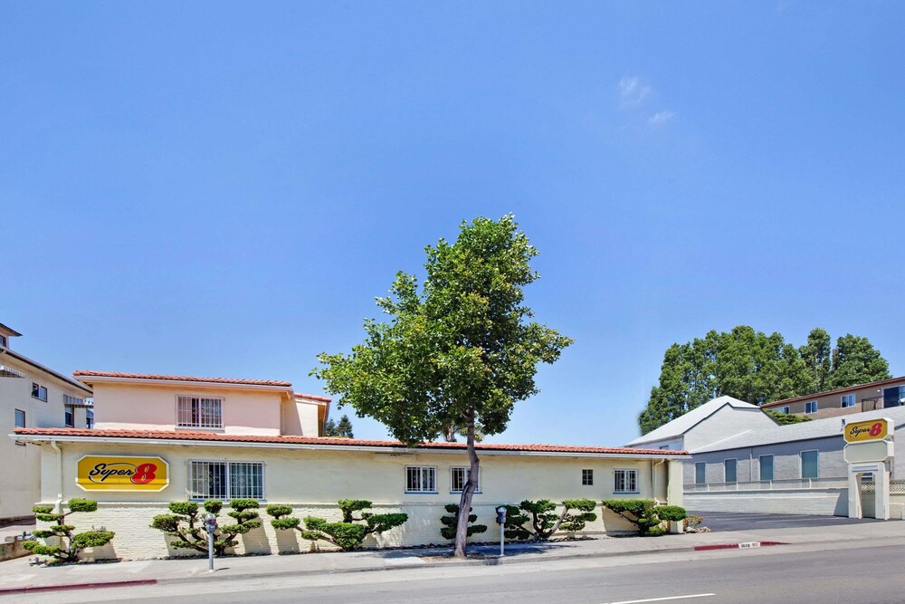Super 8 Berkeley - photo 18