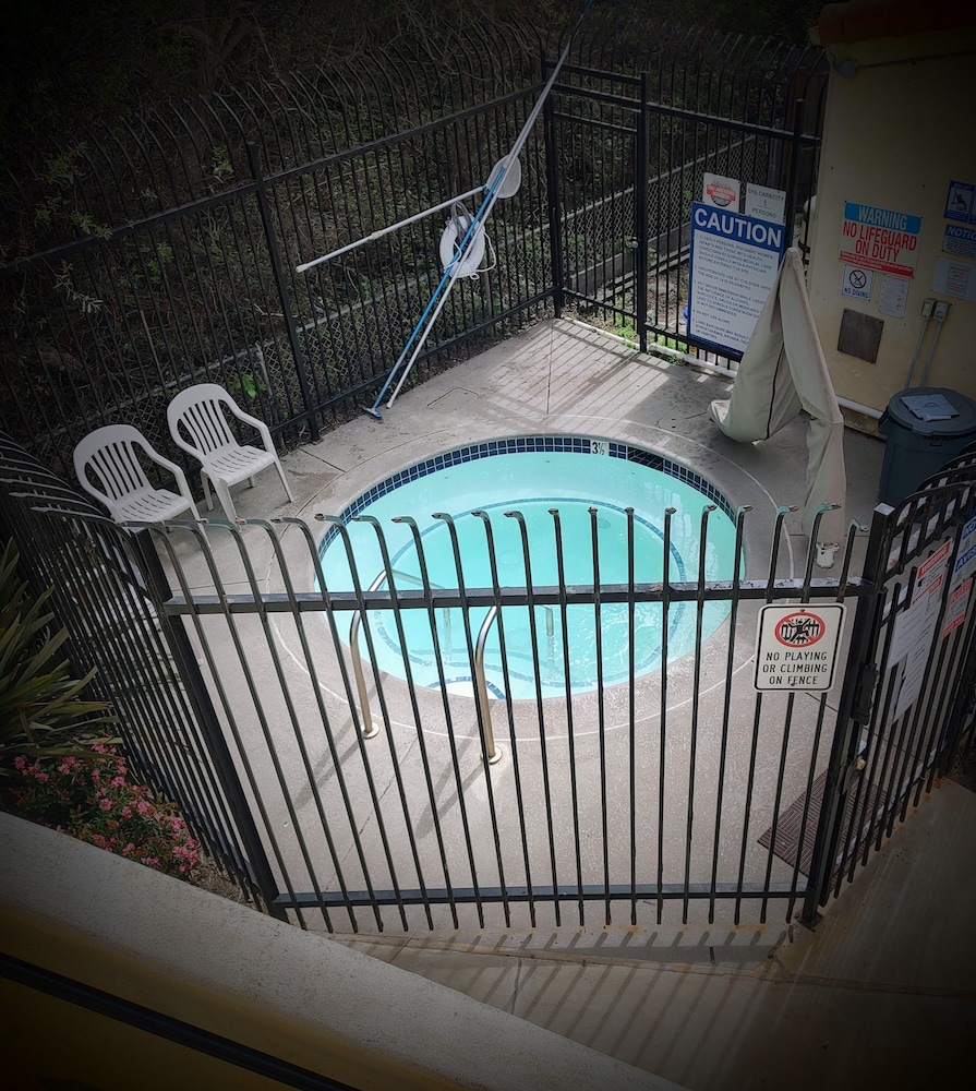 Pacific Plaza Hotel - photo 185