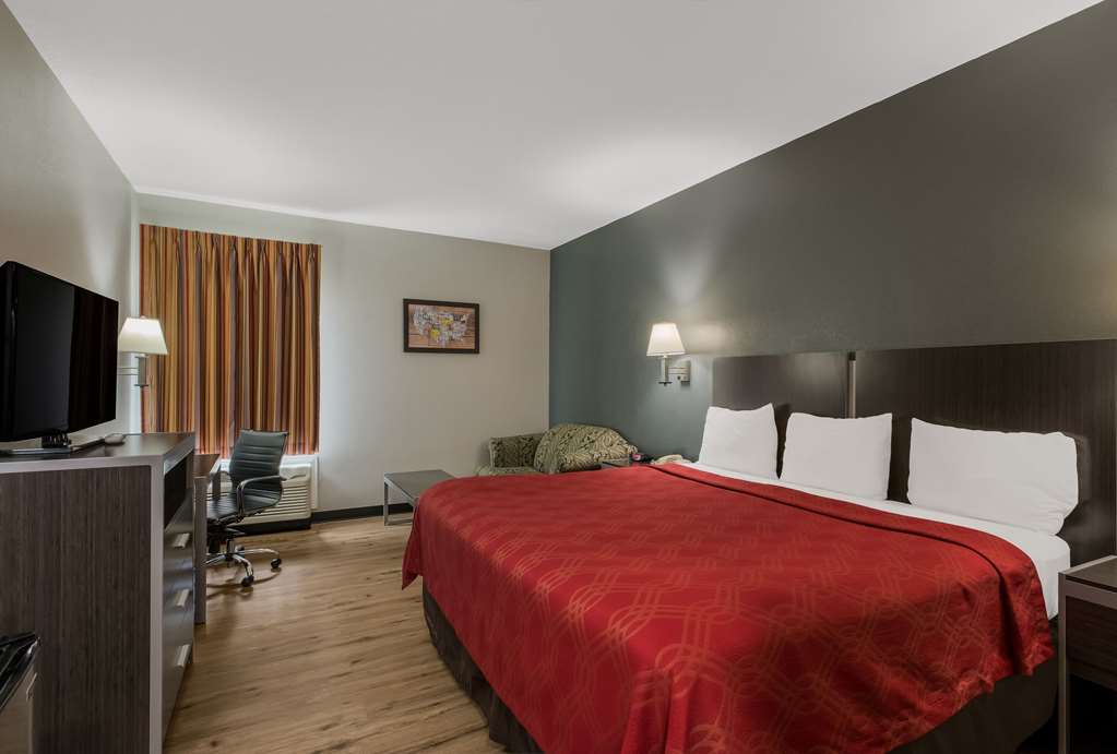 Econo Lodge Inn & Suites Diamondhead - photo 19