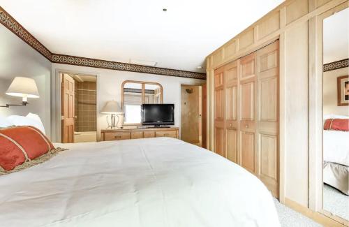 Shoshone 1965 — 4-Star Luxury Hotel in Big Sky, United States