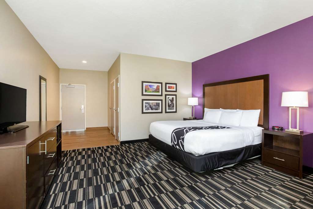 La Quinta Inn & Suites by Wyndham Cedar City - photo 11