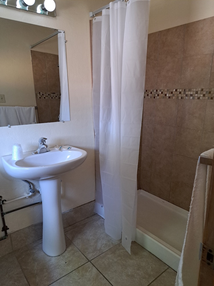 Lake Aire Motel - photo 11