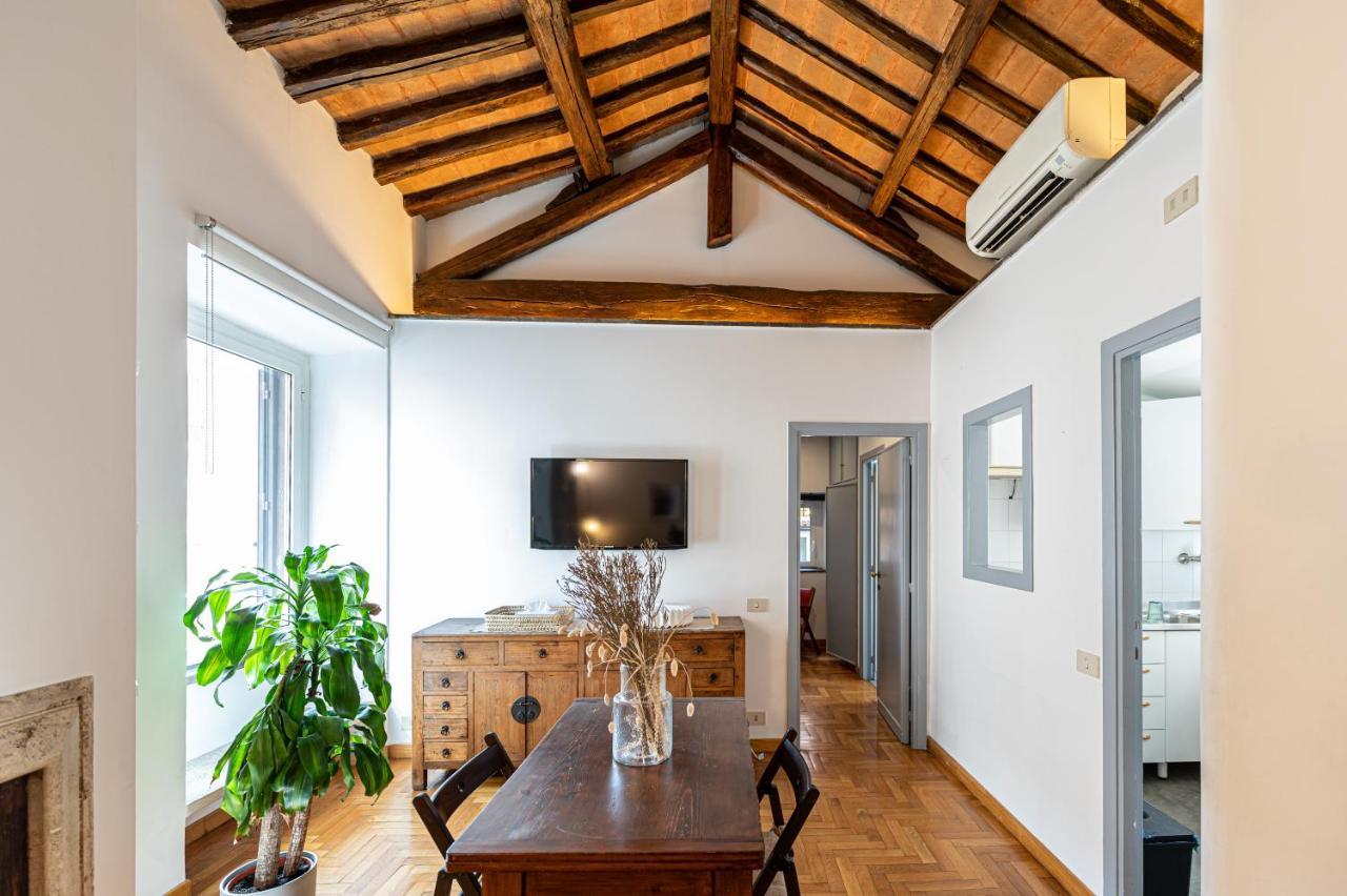 Piazza Navona the Most Central Apartment — 4-Star Luxury Hotel in Rome, Italy