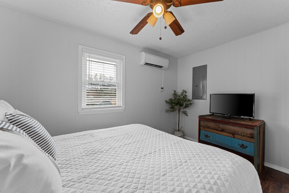 Silver Cove Resort on Table Rock Unit 8 - photo 3