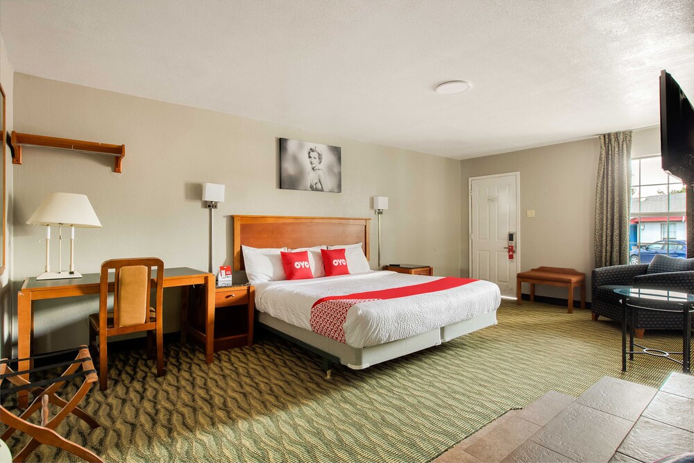 OYO Inn Dallas South - featured photo