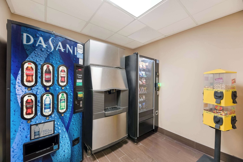Comfort Inn & Suites Las Vegas Nellis - photo 34