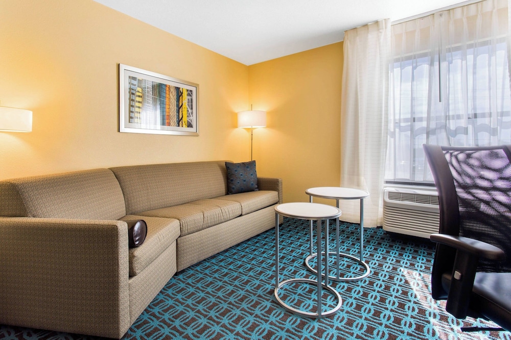 Fairfield Inn & Suites by Marriott Santa Fe - photo 13