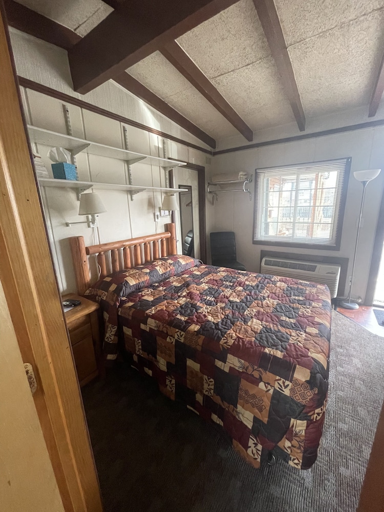 Olde Mill Inn Of Clarkston - photo 21