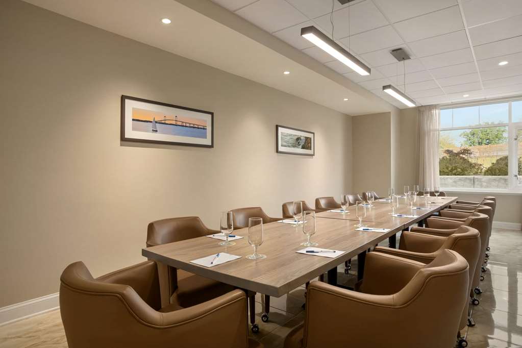 Wyndham Newport Hotel - photo 22