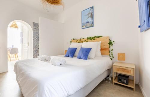 Le Santorini Centre Ville & Terrasse Privee in Bethune, France