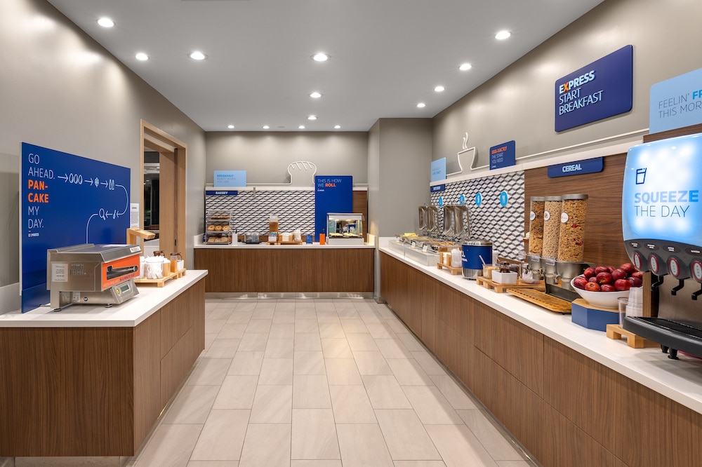 Holiday Inn Express & Suites Hawaiian Gardens by IHG - photo 32