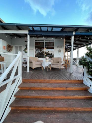 Ivy May Cottage — 4-Star Luxury Hotel in Lakes Entrance, Australia