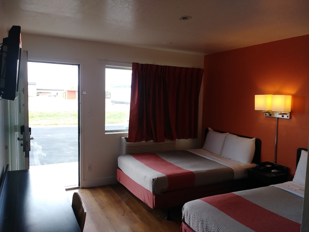 Motel6 Goodland KS - photo 6
