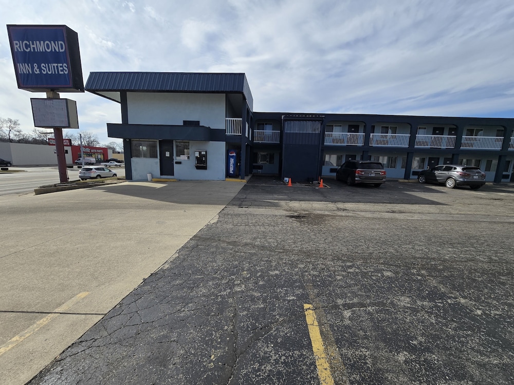 Richmond Inn & Suites - photo 24