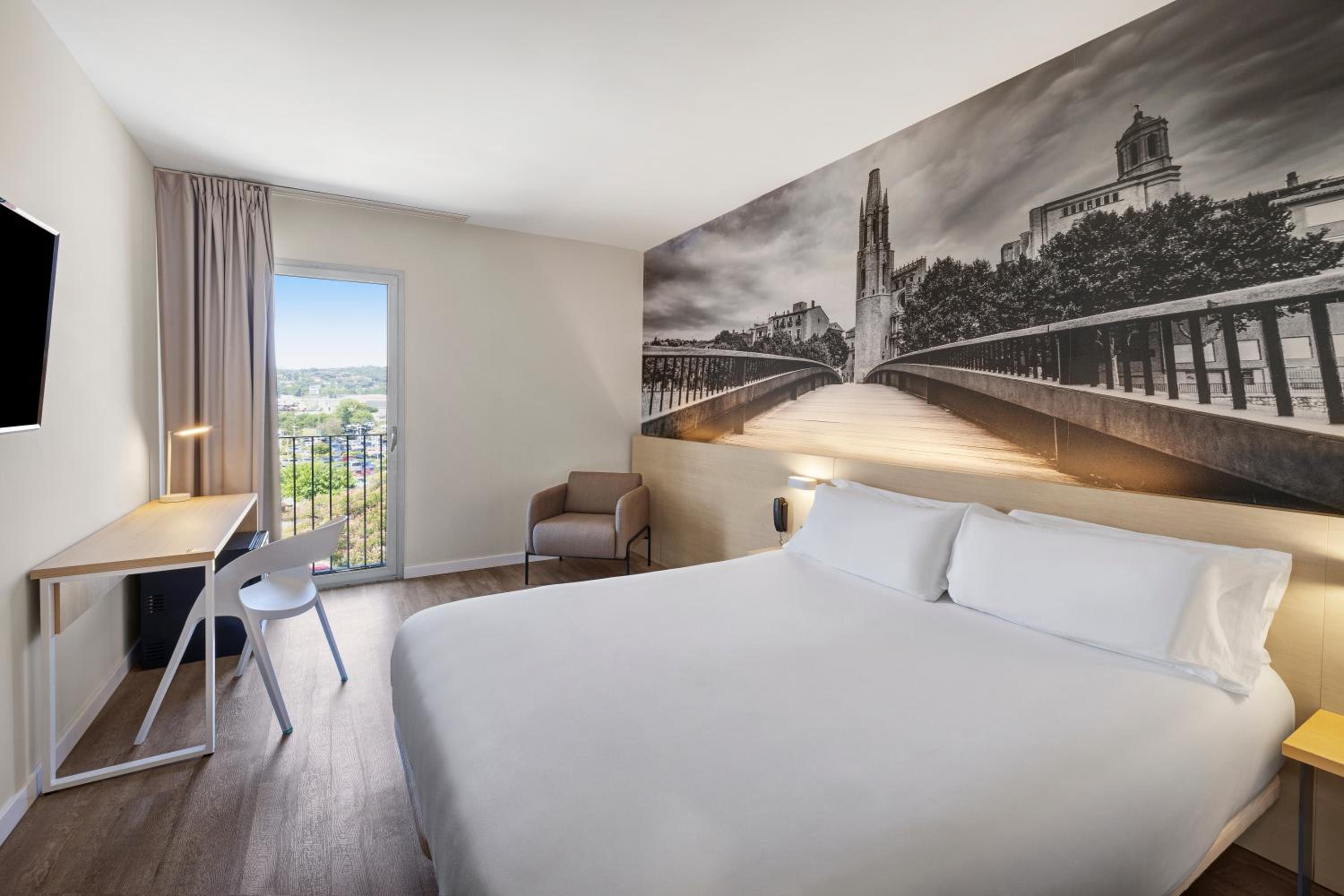 B B Hotel Girona 3 — Salt