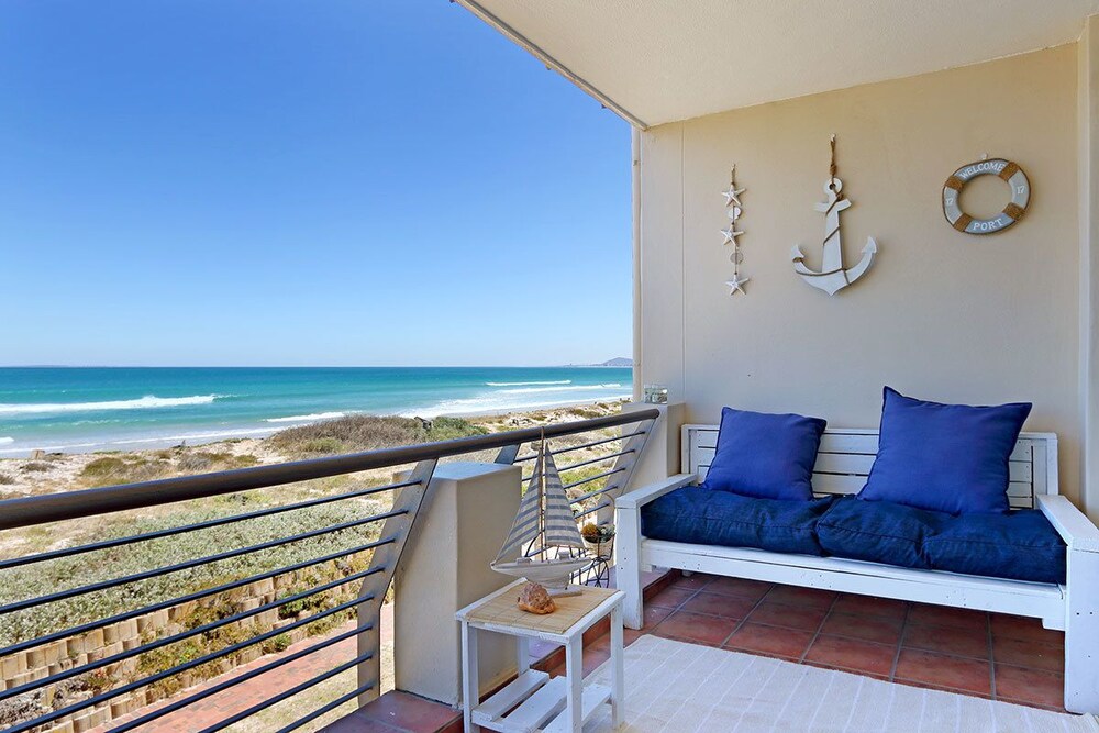 Leisure Bay 205