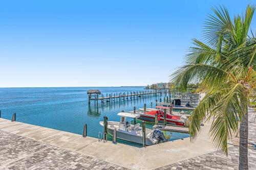 Overseas Beauty — 4-Star Luxury Hotel in Marathon, United States
