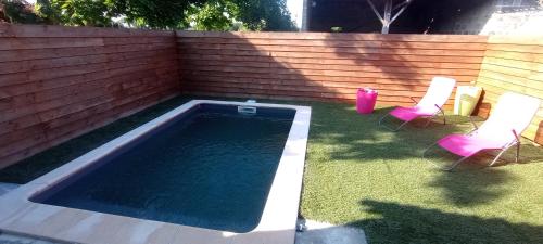 Logis de Reuneubeul pet-friendly hotel Les Peintures