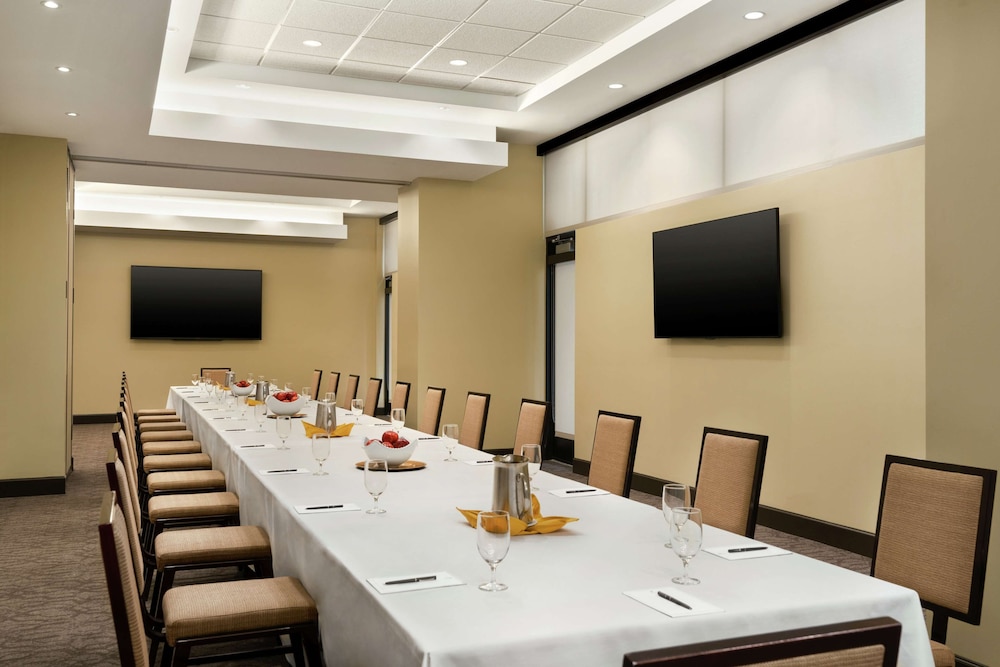 Embassy Suites by Hilton Salt Lake West Valley City - photo 78