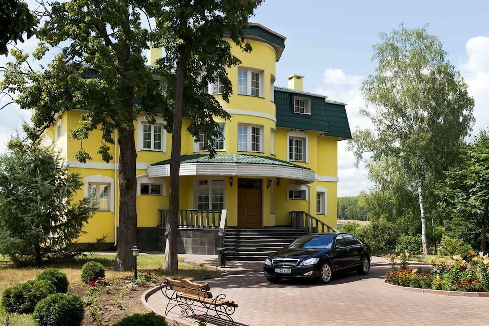 Hotel Park Lesnoe — 4-Star Luxury Hotel in Zhukovo, Russia