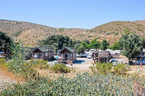Pio Pico Camping Resort One Bedroom Cabin 14 - photo 12