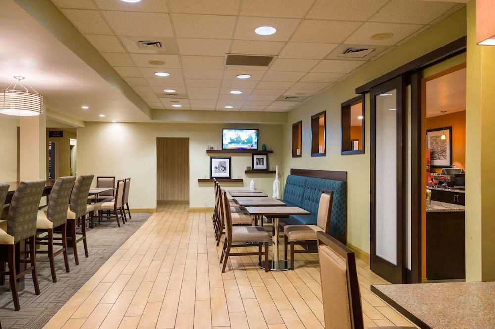 Hampton Inn Danville - photo 8