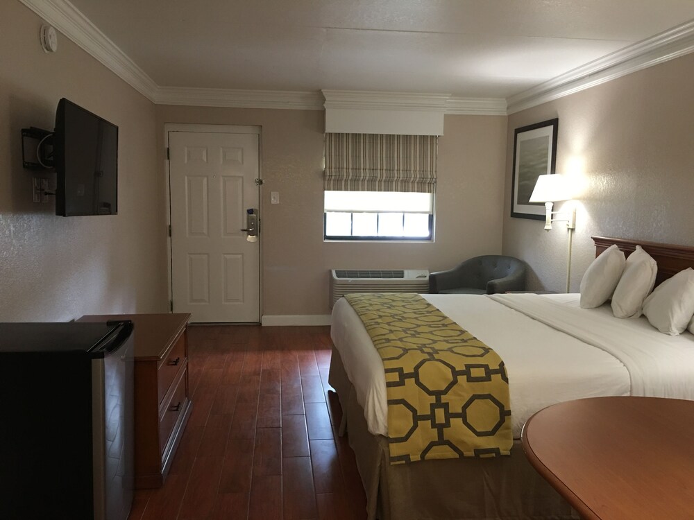 Casa Bella Inn & Suites - photo 5