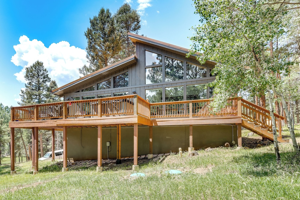 4 Mi to Angel Fire Resort: Retreat w Hot Tub - photo 3