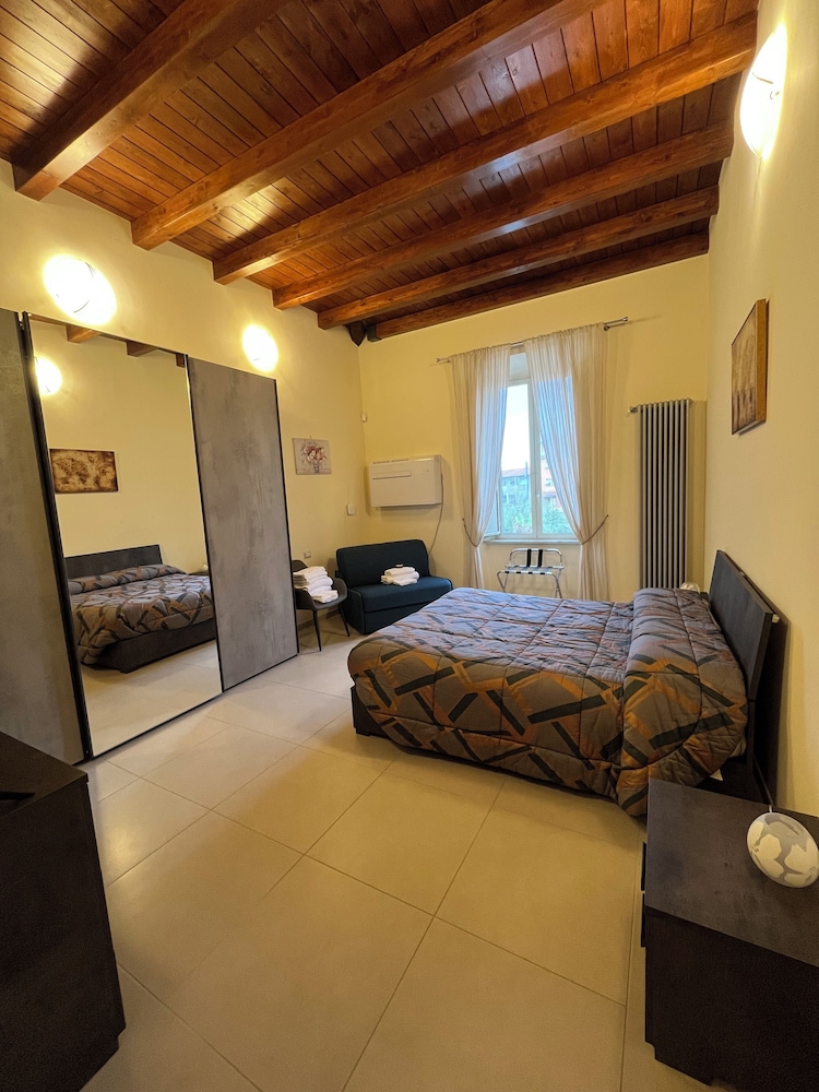 In Centro Rooms and Apartments — 4-Star Luxury Hotel in Isola Del Liri, Italy