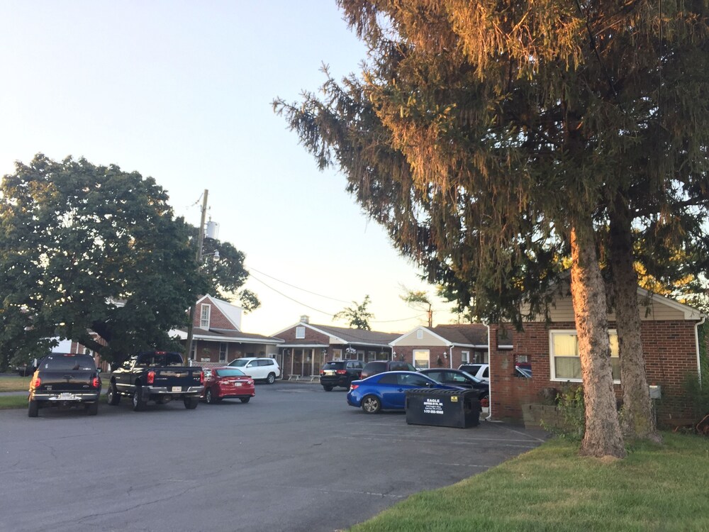 Lancaster Motel - photo 17