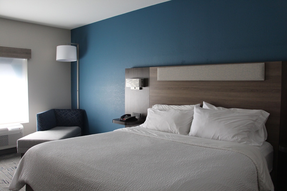 Holiday Inn Express and Suites Wytheville by IHG - photo 3