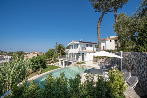 Villa Andrilla — 4-Star Luxury Hotel in Massa Lubrense, Italy