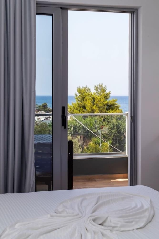 Ventus Hotel — Ksamil — photo 2