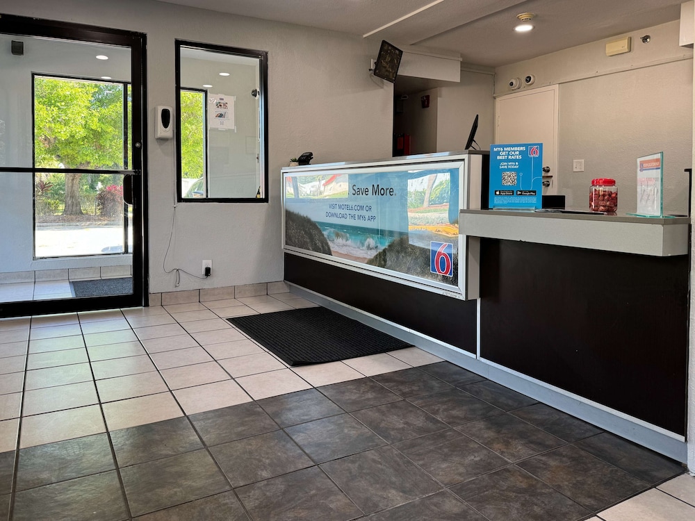 Motel 6 Bradenton FL - photo 6