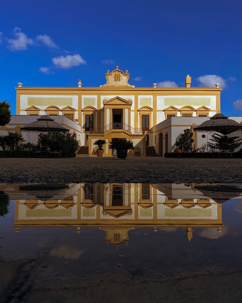 Villa Del Gattopardo Suites & Spa — 4-Star Luxury Hotel in Palermo, Italy