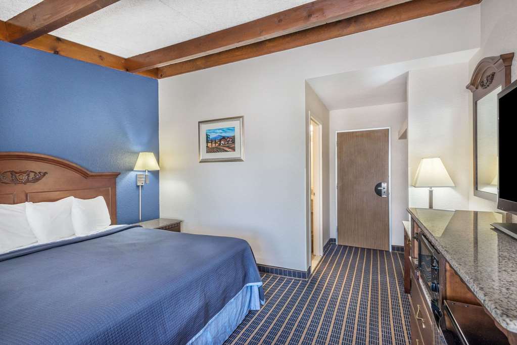 Howard Johnson by Wyndham Bangor - photo 8